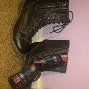 Combat boots